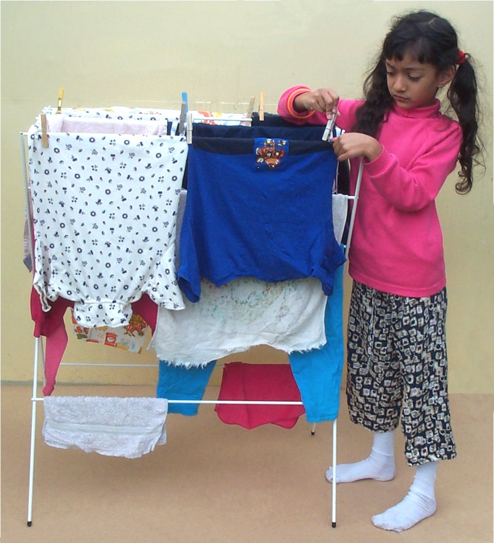 Hanging clothes to dry2.jpg